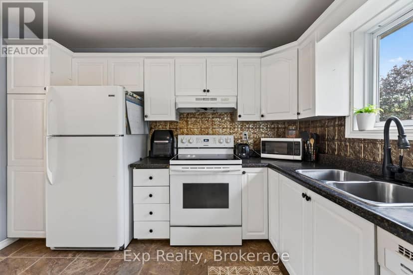 4 Harbourview Crescent, Prince Edward County, photo 8