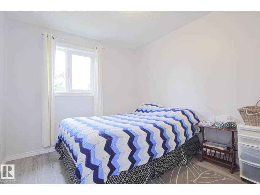 4424 124 AV NW — photo 36 of 40