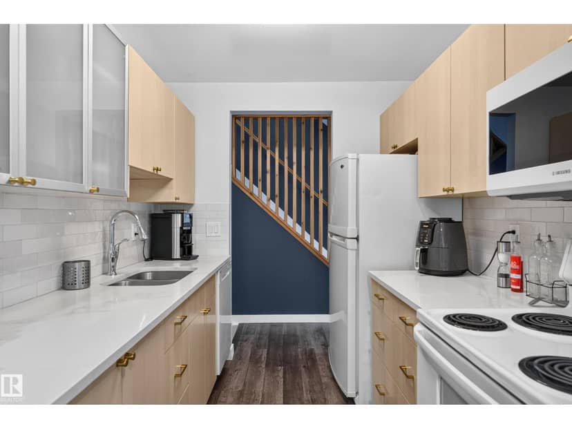 176 Callingwood Pl NW — photo 11 of 40