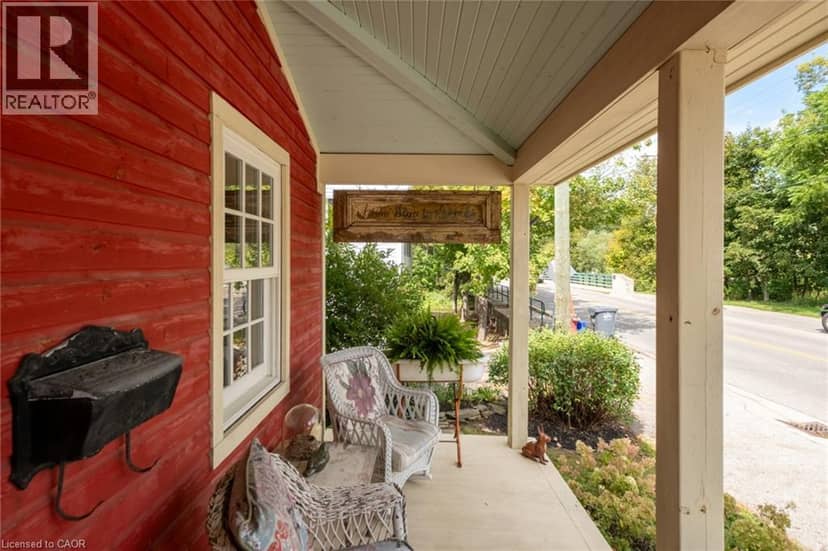 532 MAIN Street, Glen Williams, photo 2