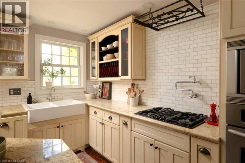 532 MAIN Street — photo 14 of 40