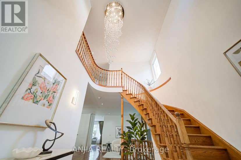 173 Russell Jarvis Drive, Markham, photo 2
