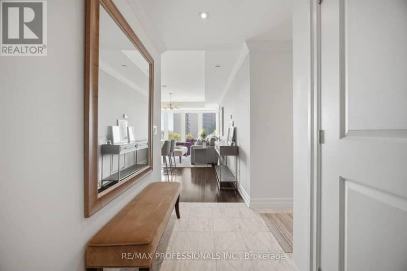 512 - 30 Old Mill Road, Toronto, photo 2