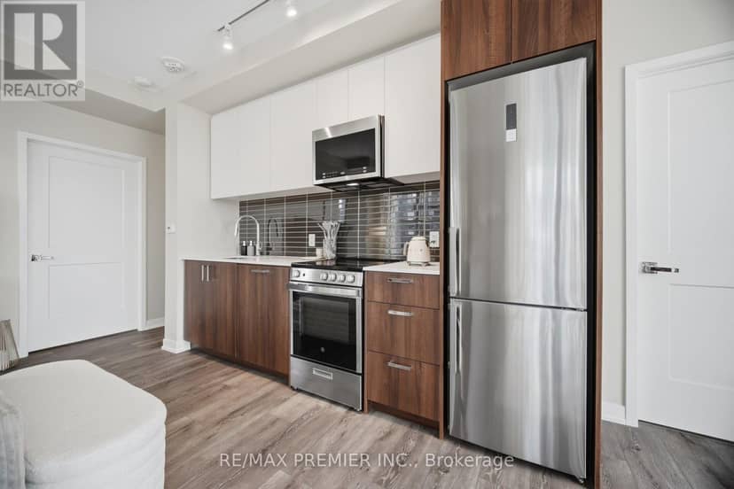 610 - 1787 St. Clair Avenue W — photo 11 of 40