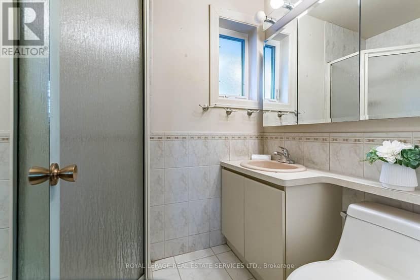 220 Edenbridge Drive — photo 16 of 24