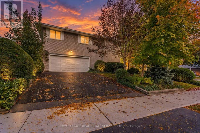 220 Edenbridge Drive, Toronto, photo 2