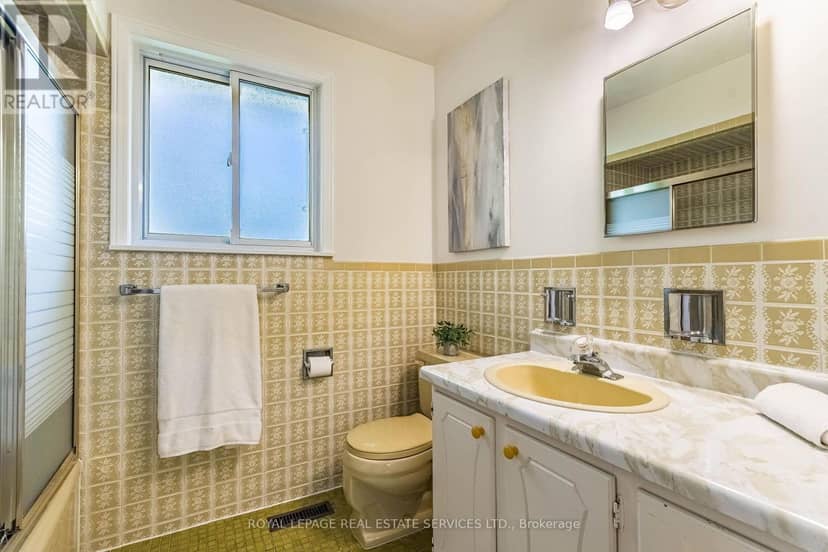 213 The Kingsway — photo 20 of 36
