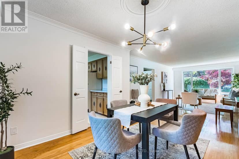 213 The Kingsway, Toronto, photo 6