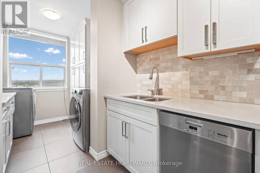 1507 - 966 Inverhouse Drive — photo 17 of 40