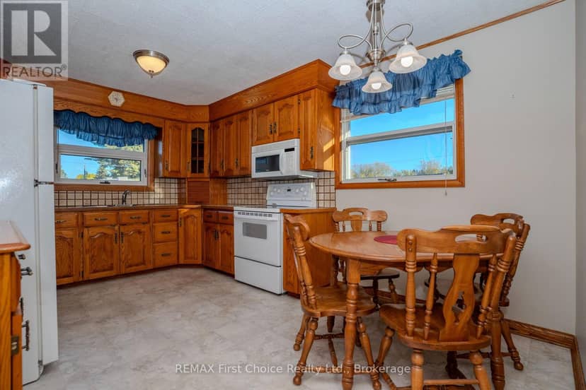 942 Crowe Avenue, Fort Frances, photo 3