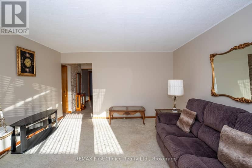 942 Crowe Avenue — photo 9 of 40