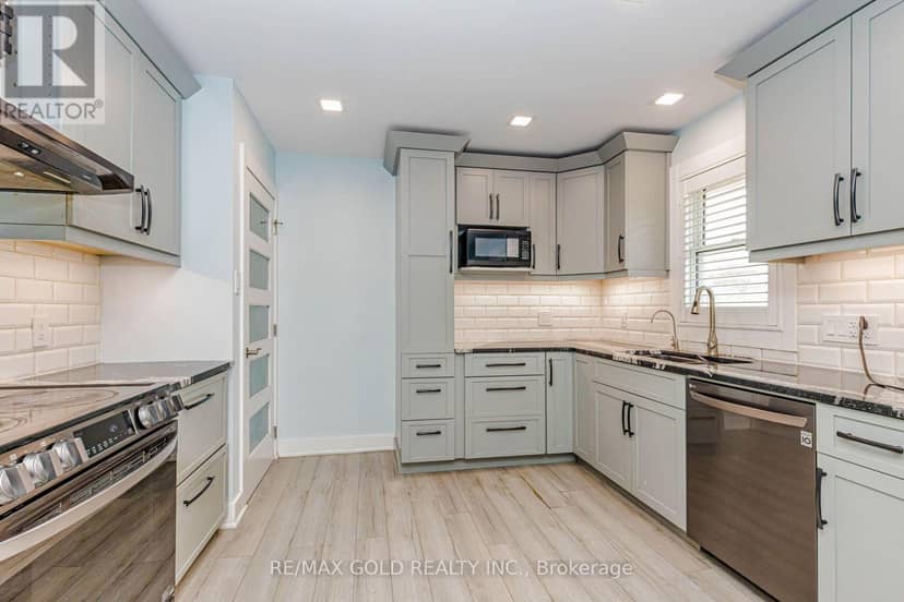 49 Kenneth Avenue — photo 12 of 40
