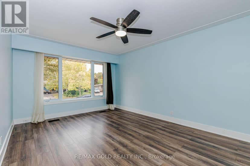 49 Kenneth Avenue — photo 17 of 40
