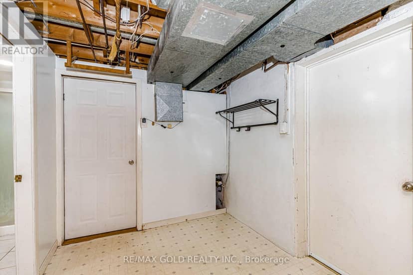 49 Kenneth Avenue — photo 37 of 40