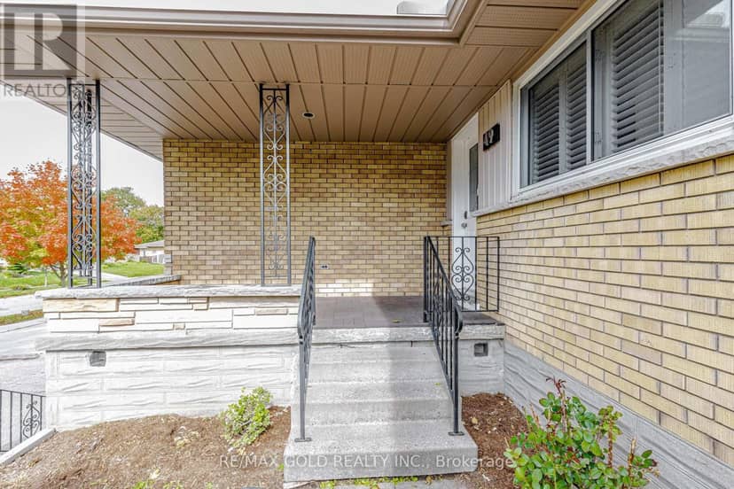 49 Kenneth Avenue — photo 6 of 40