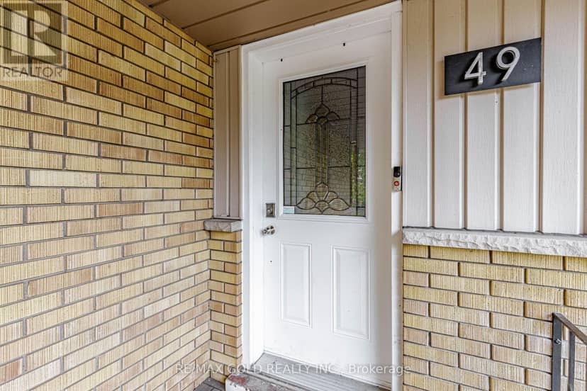 49 Kenneth Avenue — photo 8 of 40