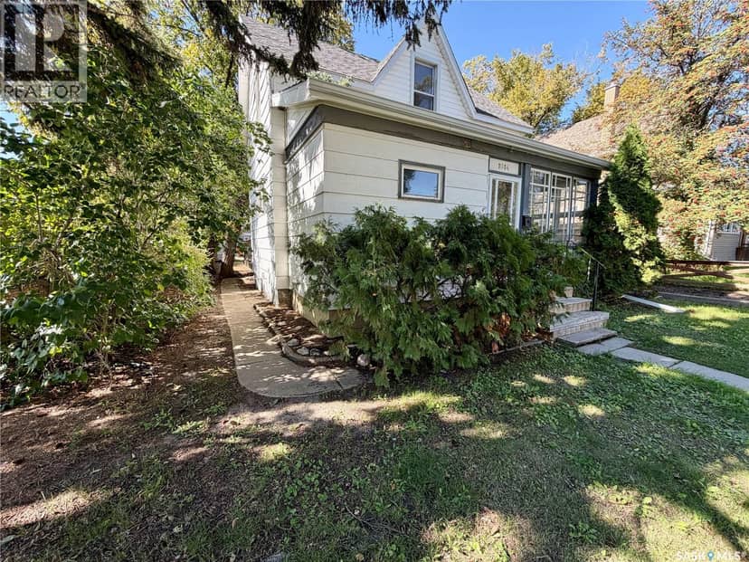 1014 6th AVENUE NW, Moose Jaw, photo 2