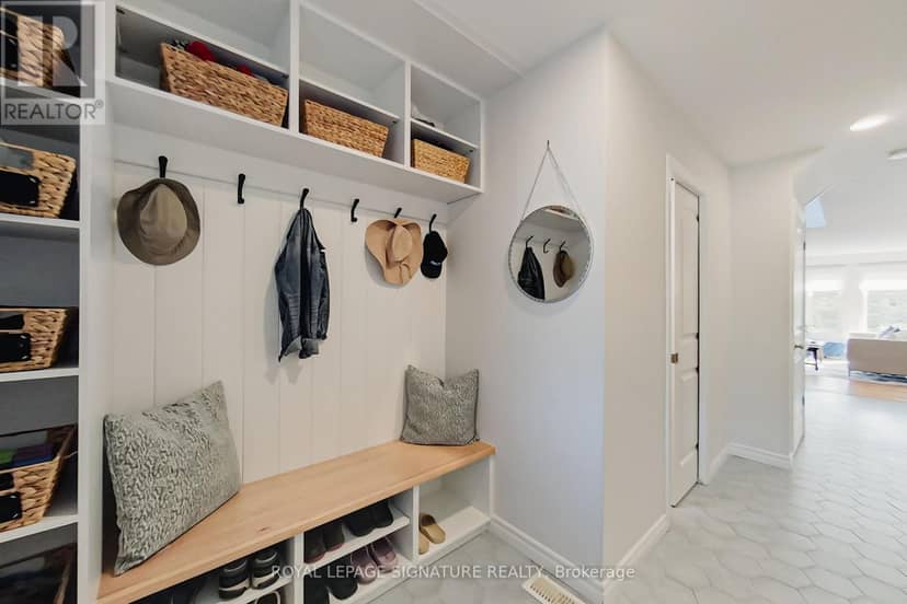 23 Silver Glen Boulevard — photo 5 of 40