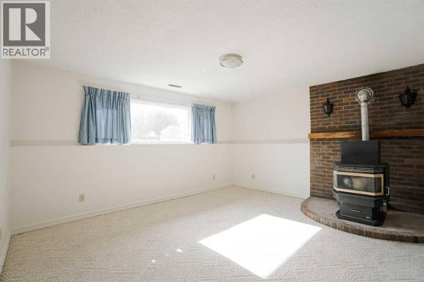 307 Cochrane Crescent — photo 27 of 40