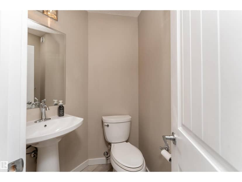 2914 18A AV NW — photo 11 of 27