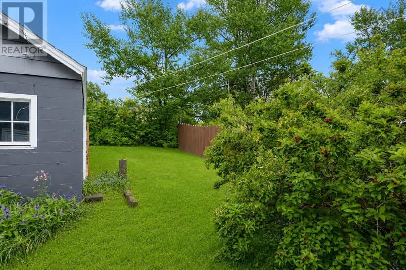 63 Sutherland Street — photo 31 of 37
