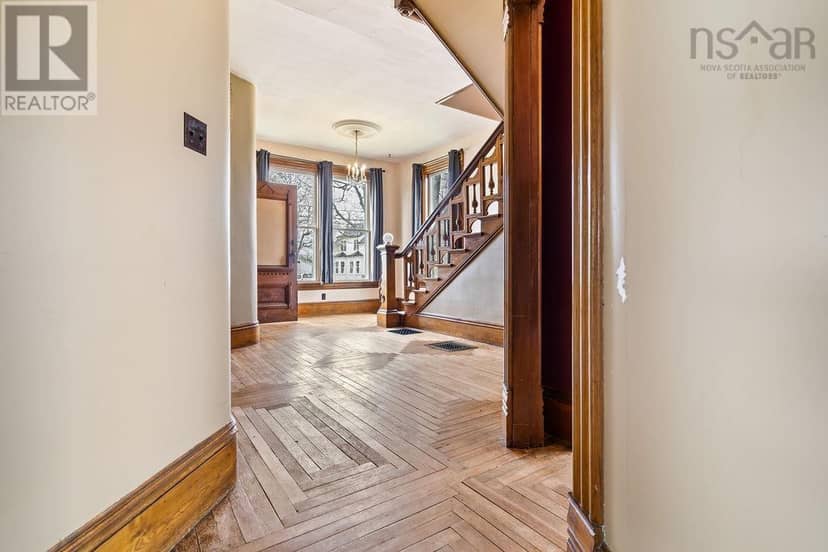 472 Main Street — photo 12 of 38