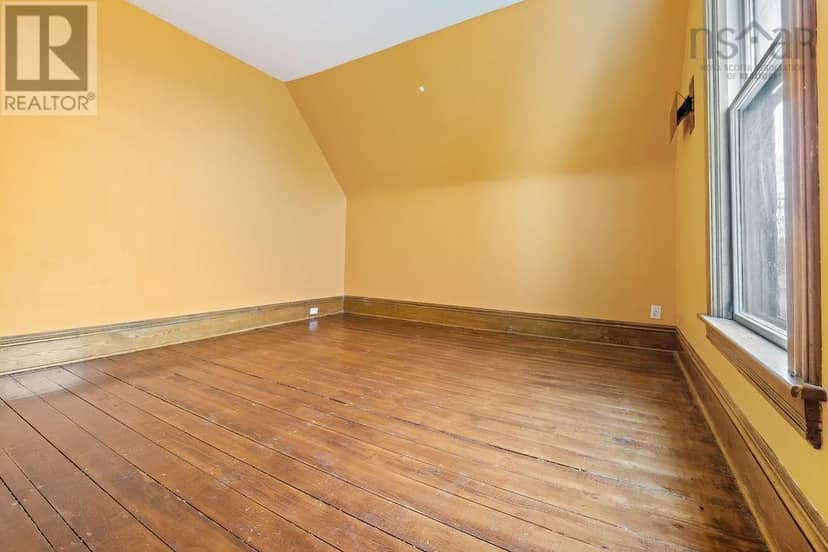 472 Main Street — photo 20 of 38
