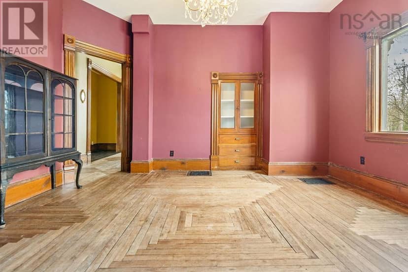 472 Main Street — photo 26 of 38