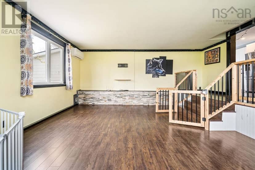 472 Main Street — photo 27 of 38