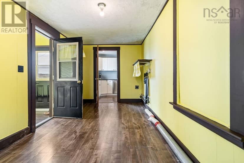 472 Main Street — photo 30 of 38
