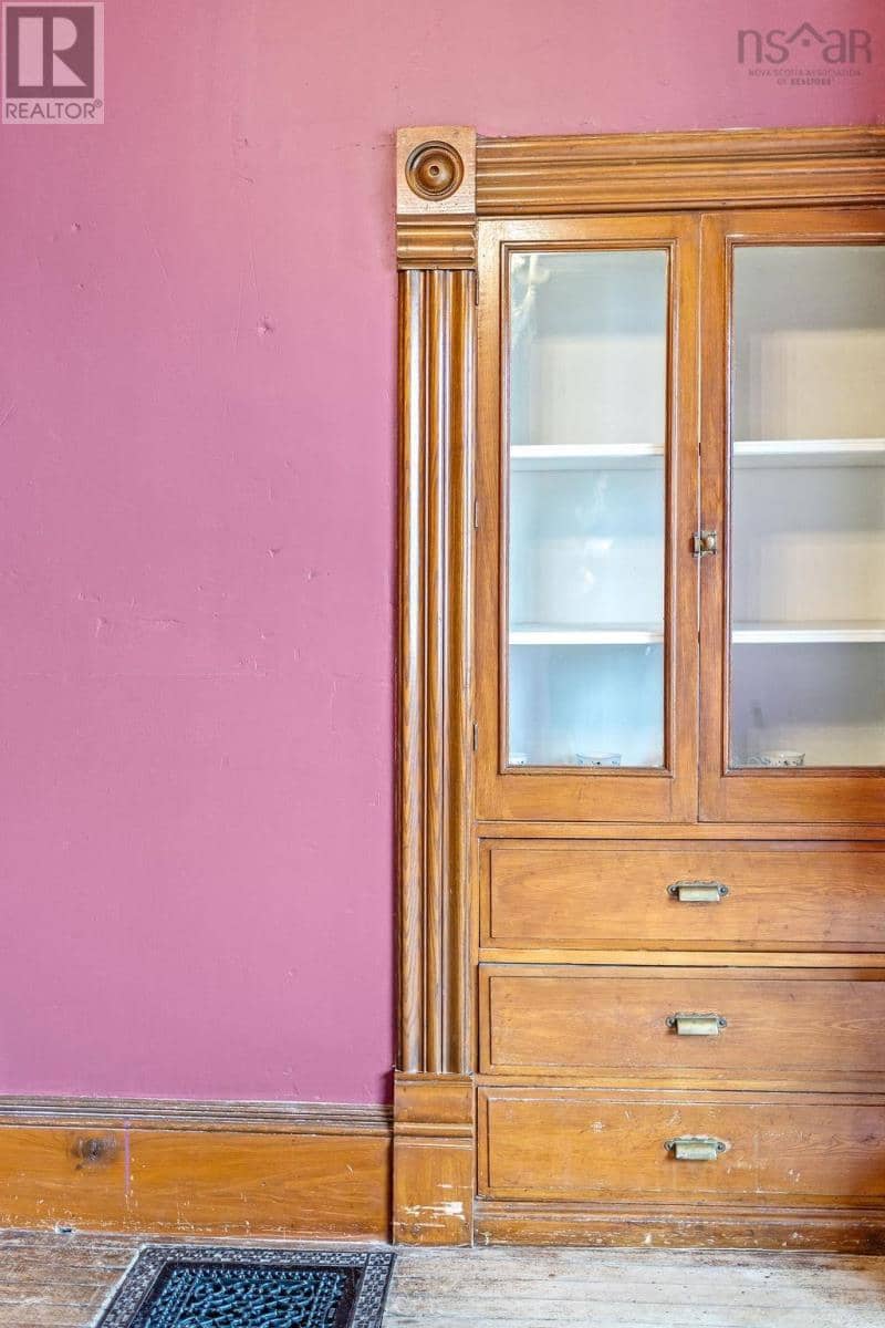 472 Main Street — photo 37 of 38