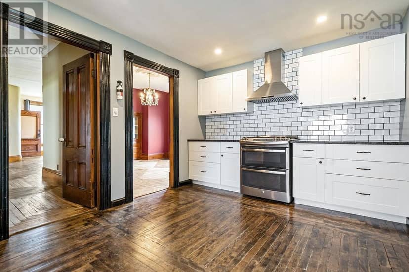 472 Main Street, Parrsboro, photo 2
