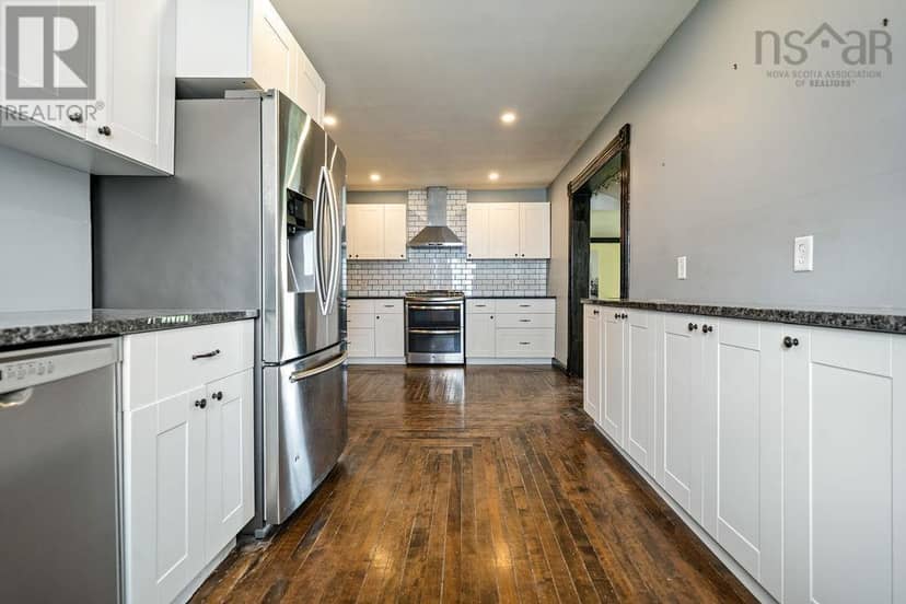 472 Main Street, Parrsboro, photo 5