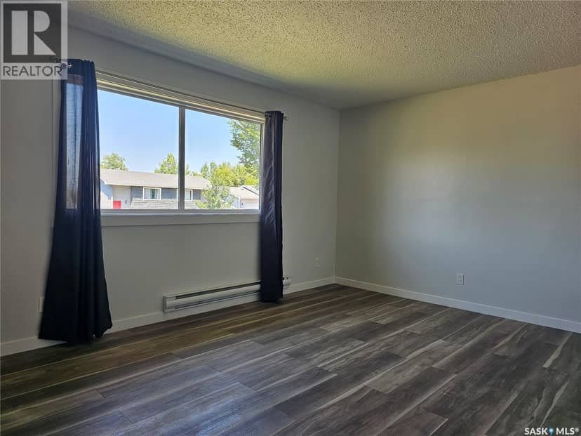 8992 Panton AVENUE — photo 2 of 24