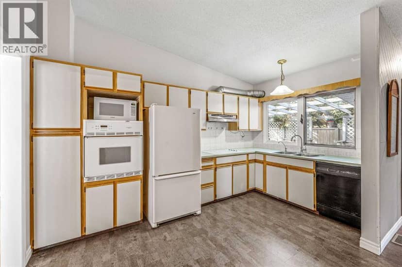 10607 Maplecreek Drive SE — photo 18 of 40