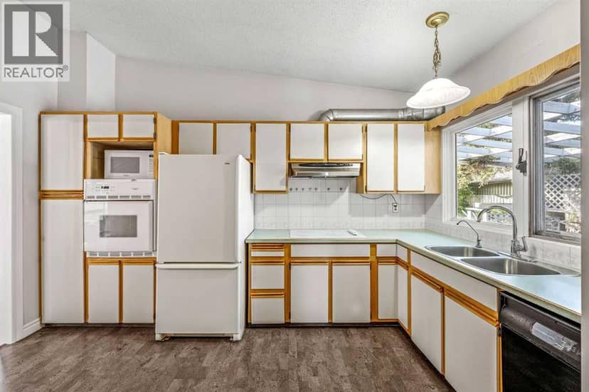 10607 Maplecreek Drive SE — photo 19 of 40