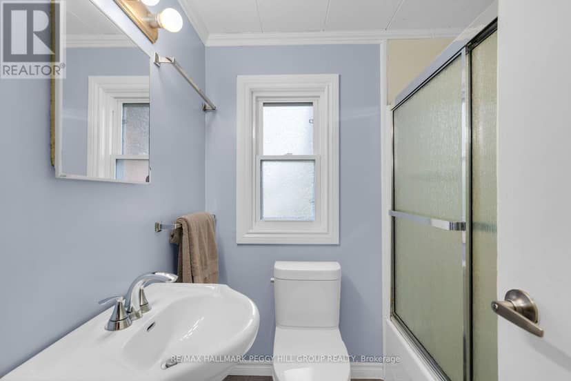 318 Percy Street — photo 11 of 19