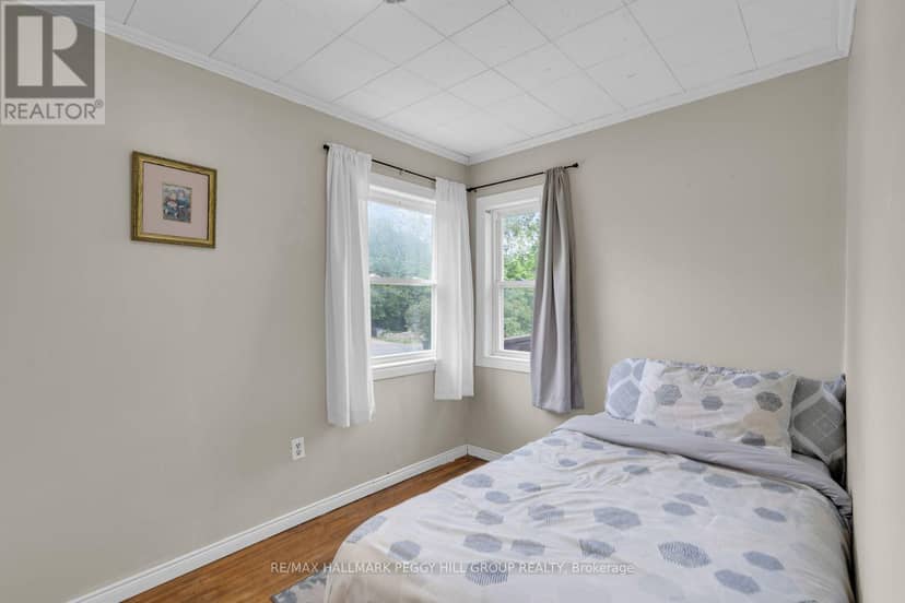 318 Percy Street — photo 9 of 19