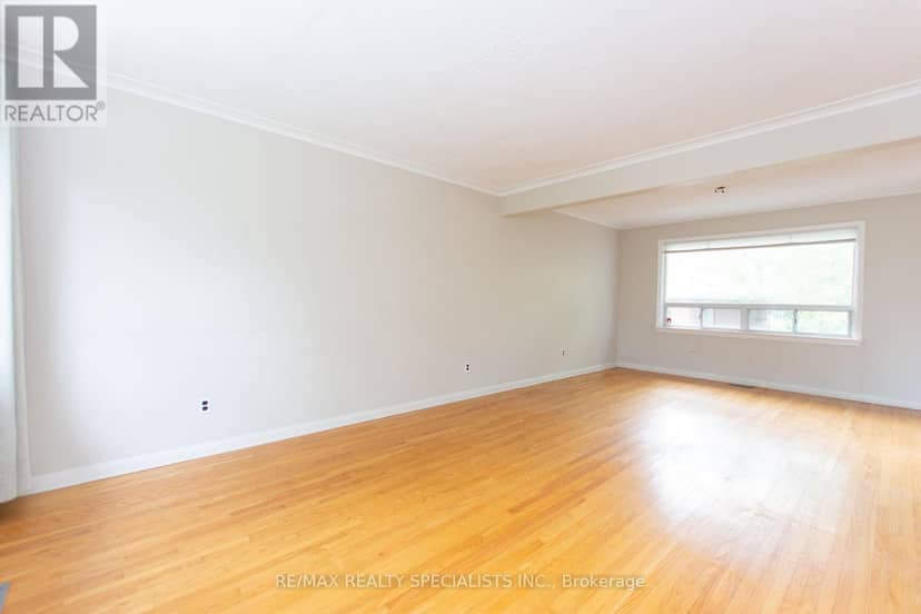 1319 Rebecca Street, Oakville, photo 6