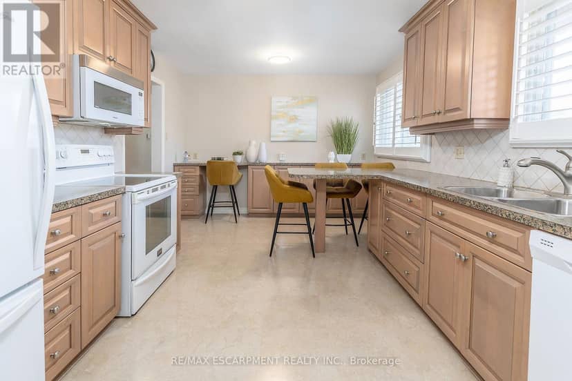 21 Green Forest Drive — photo 10 of 32