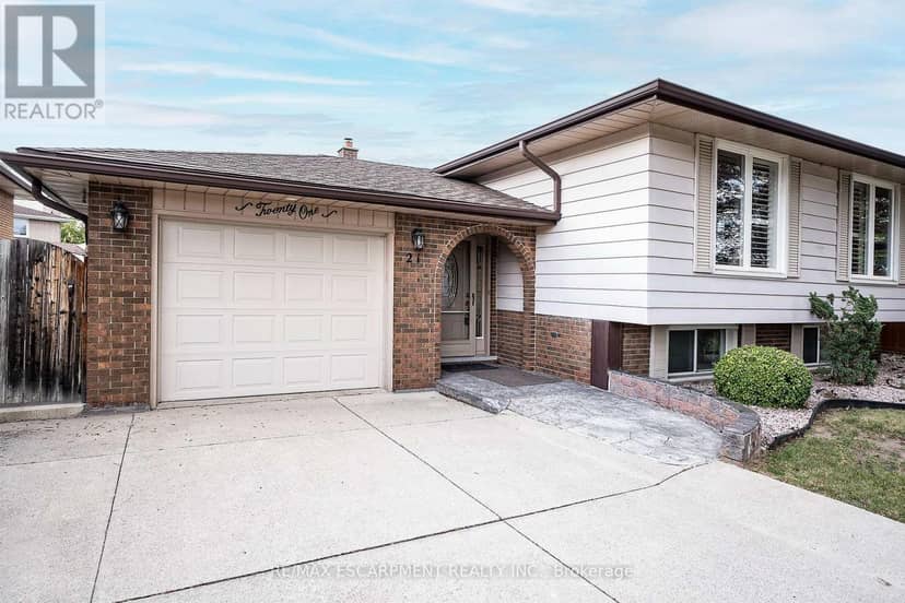 21 Green Forest Drive — photo 2 of 32