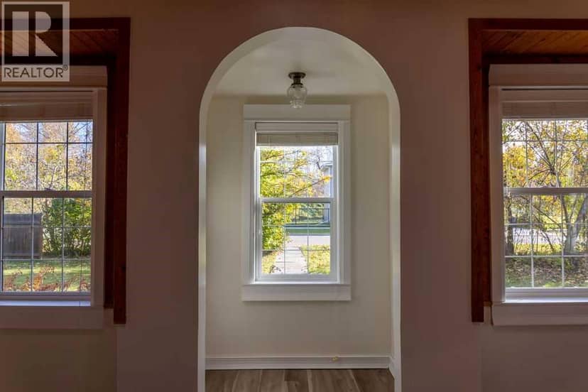 10714 92 Street — photo 28 of 40