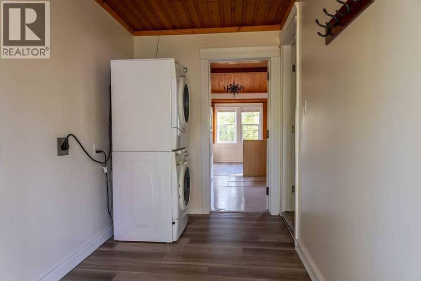 10714 92 Street — photo 18 of 40