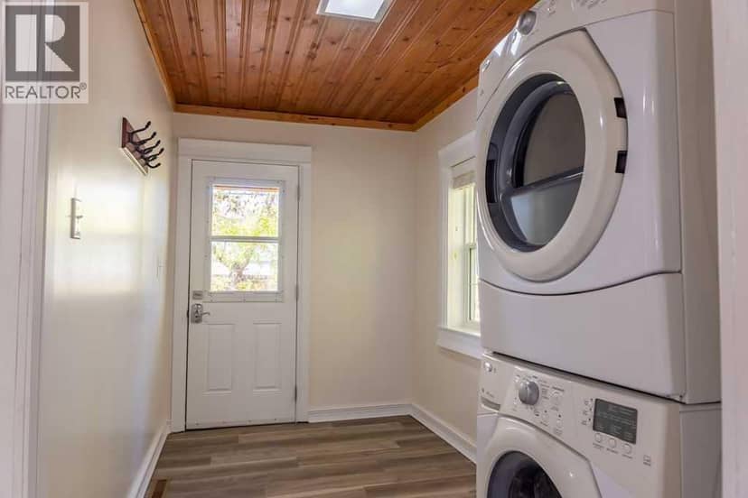 10714 92 Street — photo 19 of 40