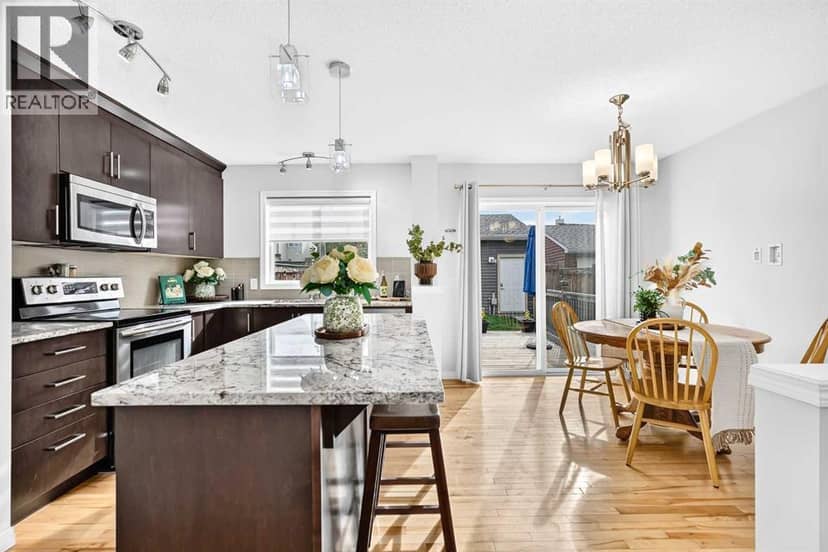 523 Auburn Bay Avenue SE — photo 9 of 40