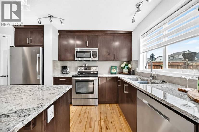 523 Auburn Bay Avenue SE — photo 11 of 40