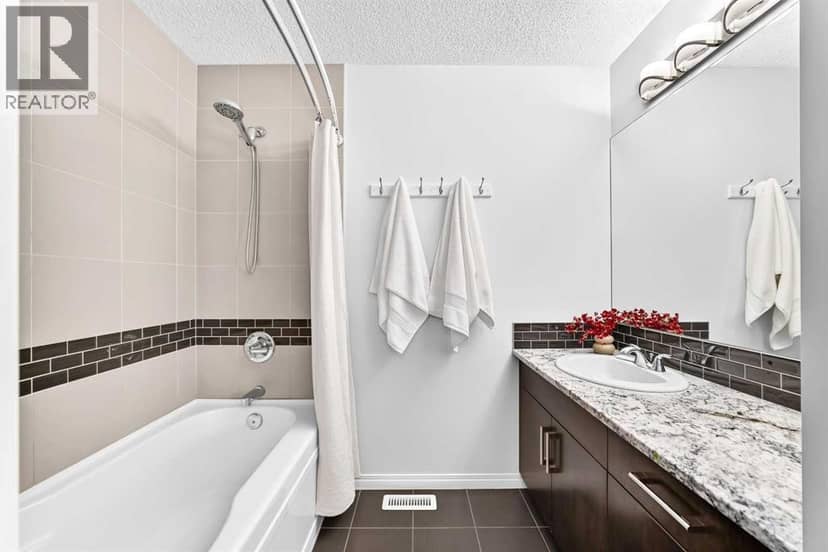 523 Auburn Bay Avenue SE — photo 30 of 40