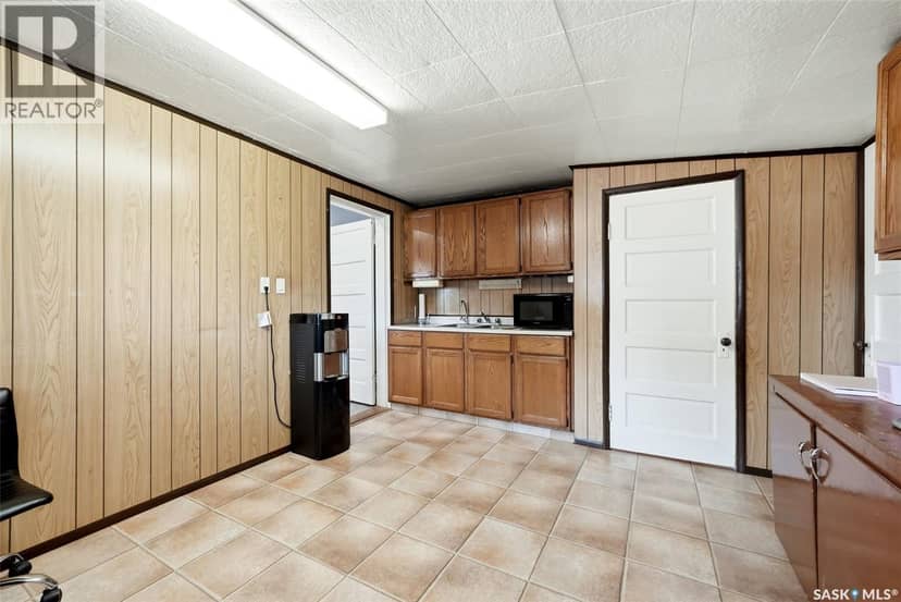 210 Byron STREET — photo 9 of 26