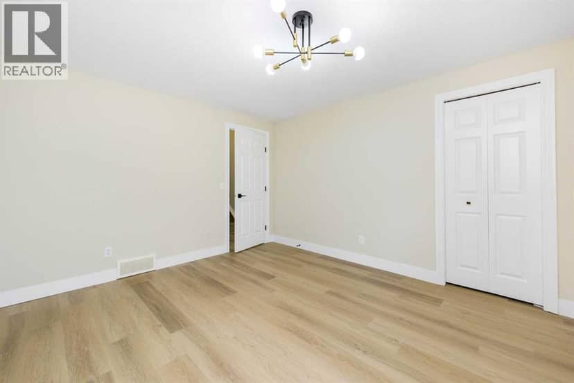 42 Royal Crest Point NW — photo 30 of 38