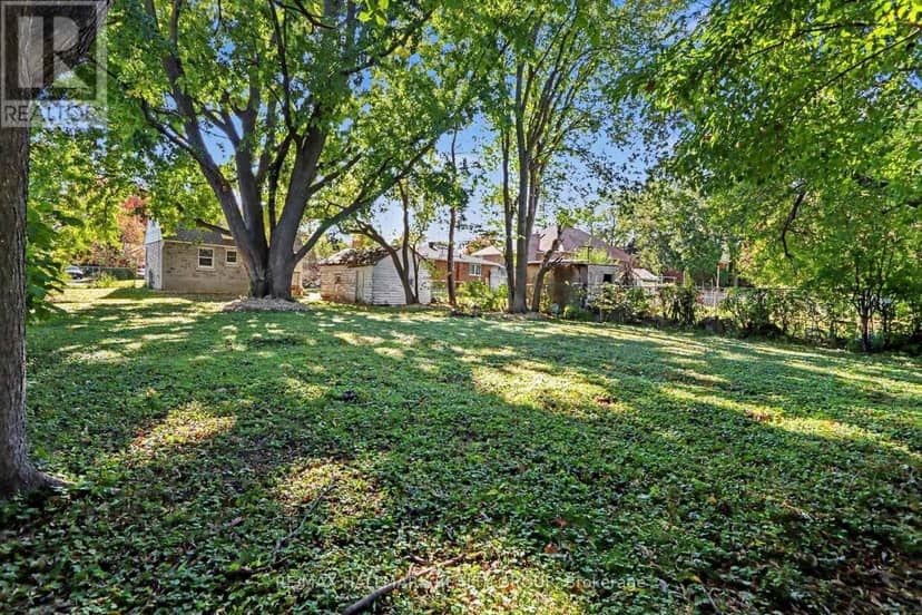 1388 Normandy Crescent — photo 13 of 17